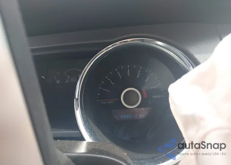 2014 Ford Mustang V6 из США, поврежденный, VIN 1ZVBP8AM0E5218029